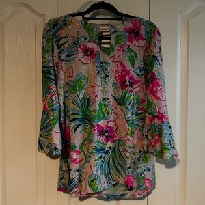 LILLY PULITZER FONTAINE TOP FLOWERS AND FRIENDS